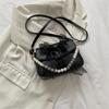Pearl Chain Small Bag Feminina 2022 Novo Este Ano Moda Casual Textura Bow Shoulder Crossbody Bag