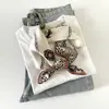 53 Lenços de Seda com Sensação de Luxo Leve e de Alta Qualidade, Lenço de Seda 100% Amora, Lenço Quadrado Elegante, Presente de Dia das Mães