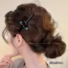 Lindo pasador de pelo de gatito negro, moderno y versátil para mujeres, perfecto para sujetar el flequillo y el cabello lateral, con un diseño de pinza de pico de pato de alta gama