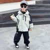 Chaqueta de Exterior para Niños Otoño 2025 Nueva Chaqueta 3 en 1 de Softshell Impermeable Cortavientos de Otoño/Invierno para Niños
