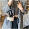 Bolso de Hombro Nuevo de Nicho, Bolso Cuadrado Pequeño Casual y Versátil, Bolso de Mano Ligero, Bolso Cruzado de Color Sólido Simple, Venta al por Mayor Transfronteriza