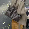 Bolsa de mano transfronteriza de gran capacidad, bolso de hombro de cuero suave a la moda, bolso de mano retro para el día a día, bolsos de mujer al por mayor