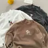 Segunda Pele Infantil 2025 Olhos Apertados Inverno Novo Produto para Meninos e Meninas Camada de Base Cartoon Engrossada Camiseta Listrada para Bebê