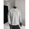 Camiseta Masculina Nova Estilo Outono 2026, Falsa Peça Dupla Bordada Solta, Versátil Color-Block Casual Gola Redonda Pulôver