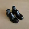 Em Estoque, Envia Imediatamente! Sapatos Femininos de Couro Estilo Britânico com Solas Grossas, Mocassins Slip-On com Tachas e Elástico