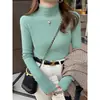 Suéter marrom de gola alta, um top de tricô elegante de gola média com mangas compridas slim-fit para outono e inverno, para mulheres usarem sob um casaco.