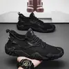Sapatos Masculinos de Tamanho Grande 2026 Nova Coleção Primavera e Outono Tênis Esportivos Respiráveis de Malha Sapatos Masculinos Vazados Casuais Leves com Solado Macio