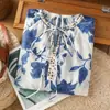 Camisa de Encaje Azul Estampada con Cordones y Cuello en V con Perlas para Mujer Verano Nuevo Top Delgado de Lino Elegante con Protección Solar