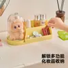 Caja de almacenamiento para papelería con figura de Labubu, caja de exhibición a prueba de polvo, organizador giratorio multifuncional para escritorio para labiales y productos de cuidado de la piel