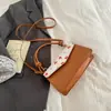 Bolso de Mujer Estilo Nuevo 2026, Bolso de Hombro Retro Simple de Moda, Estilo para Viajes Diarios, Sensación de Alta Gama, Bolso Cruzado de Color Contrastante