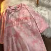 Camiseta tie-dye de manga curta de marca de moda feminina solta com bordado de letra camiseta de meia manga estranha roupas de casal roupas super quentes ins