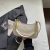 Bolso de nicho para mujer muy elegante 2026 nueva moda bandolera individual para el hombro y el antebrazo para mujer, bolso cuadrado pequeño con cadena para commuters