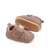 Sapatos de Bebê e Criança Pequena Cobertos de Couro para Primavera e Outono, Novo Estilo de 0 a 2 Anos de Idade Bebê Masculino e Feminino Sola de Borracha Macia Antiderrapante Sapatos Casuais para Criança Pequena