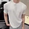Camiseta Masculina de Verão Old Money Style com Textura, Corte Slim Fit, Ombro Regular, Manga Curta, Secagem Rápida e Stretch para Esportes e Fitness, com Gola Redonda