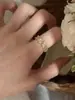 Anillo Abierto de Circonita Sintética Super Brillante de Lujo Ligero, Elegante y Personalizado, Anillo de Dedo Índice de Gama Alta para Mujer