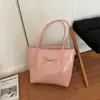 Bolsa de Gran Capacidad Transfronteriza para Mujer Verano 2026 Nuevo Versátil Moda Hombro Único Tendencia Viaje Diario Retro Casual Bolso Tote