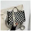 Bolsas de Design de Nicho da Moda para Mulheres Verão 2023 Nova Versátil Bolsa Transversal Grande Capacidade Bolsa de Mão Fashion