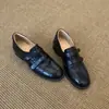 Mocassins Femininos Estilo Britânico Retrô 2026 Outono Novo Versátil Sapatos Pequenos de Couro Velcro Sapatos Únicos