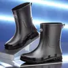 Nuevas botas de lluvia de invierno para hombre, engrosadas y forradas de polar, de media pantorrilla, impermeables, antideslizantes, resistentes al desgaste, cálidas, adecuadas para pescar, trabajo en la cocina y uso general