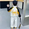Roupas de Primavera e Outono para Meninos Conjunto com Capuz e Asas 2026 Novo Estilo Legal Conjunto Esportivo Duas Peças para Crianças Pequenas e Crianças Mais Velhas Tendência