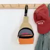 Bolsa de peito de nicho estilo coreano para meninos e meninas, novo modelo 2026, bolsa transversal infantil estilosa e moderna com color blocking para meninas pequenas