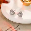Brincos para Mulheres Agulha de Prata S925 Artefato de Cuidado com a Orelha Brincos Nicho Brincos Estilo Mini Floresta Brincos Elegantes Versáteis Joias