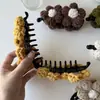 Pinza de Plátano de Hilo Tejido de Flor para Cola de Caballo de Otoño e Invierno Accesorio Vertical para el Cabello Pinza de Pelo de Felpa Nuevo Estilo 2026 para Mujer