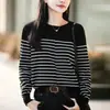 Suéter clássico de malha de algodão puro com gola redonda e listras para mulheres, suéter pullover casual outono/inverno em color block preto e branco, peça básica de manga longa.