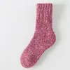 Calcetines de color sólido de comercio electrónico transfronterizo, venta al por mayor de invierno, calcetines altos de tubo gruesos y cálidos para mujer, calcetines de comercio exterior