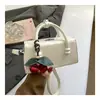 Bolsa de Mão com Design de Nicho Super Popular para Mulheres, Novo Estilo Verão 2026, Bolsa Tote de Ombro Quadrada Pequena de Alta Qualidade para o Dia a Dia