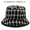 Gorro de Pescador Tejido para Mujer, Estilo Cuadros Otoño/Invierno 2026, Cálido y Protege Orejas, Moderno y Elegante Sombrero Cubeta para Mamá