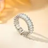 Anillo de Luz de Zirconia Incrustada en Oro Real Chapado en Cobre Transfronterizo Europeo y Americano Lujo Ligero Sensación de Alta Gama Anillo para el Dedo Joyería de Mano Versátil Fabricante Venta al por Mayor en Stock