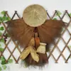 Ropa Marrón de Estilo Antiguo, Impermeable, Sombrero, Sombrero de Paja, Poncho, Chal, Sandalias de Paja, Accesorios de Decoración para Casa de Campo
