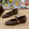 Sapatos Femininos de Salto Baixo 2026 Outono Novo Retro Versátil com Tiras, Estilo Mary Jane, Adequados para Combinar com Saias, Sapatos Femininos de Salto Baixo Estilo Vovó