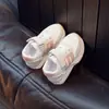 Tenis para niños otoño 2024 nuevo estilo zapatos Forrest Gump zapatos casuales para niñas zapatos para correr ligeros y transpirables para bebés
