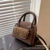 Bolso de Mano de Lana de Cordero de Moda Bolso de Hombro Bolso de Piel 2026 Otoño e Invierno Nuevo Elegante Versátil Cruzado Bolso tipo Concha Moderno
