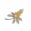 Broche Hoja de Arce para Comercio Transfronterizo, Exquisito y Elegante, Gama Alta, Pin para Traje de Lujo Ligero, Corsage de Perla y Pedrería al por Mayor
