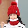 Gorro de punto de invierno para mujer, con bola de pelo y forro polar, protección para las orejas, conjunto cálido de dos piezas, gorro, bufanda, etiqueta con letras, gorro de lana de punto
