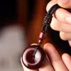 Sândalo Sangue da Zâmbia Jacarandá Folha Pequena Fivela de Segurança Pingente Material Antigo Estilo Étnico Corrente para Suéter Pendente para Carro Peça de Mão Homens e Mulheres Madeira