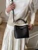 Bolso de Mano de Moda de Nicho Transfronterizo Tendencia Otoño e Invierno 2026 Nuevo Estilo Bolso de Hombro Bolso Cruzado Casual Bolso Cubo
