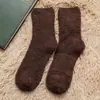 Calcetines de Lana Mixta, Calcetines Lisos de Coral para Hombre, Calcetines de Moda Otoño e Invierno Anti-Pilling, Fuente Especial Venta al por Mayor de Fábrica, Absorbentes de Sudor