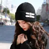 Gorro de Tricô com Fivela de Couro Estilo Americano para Homens e Mulheres, Comércio Transfronteiriço Outono e Inverno, Chapéu de Lã Versátil Emagrecedor, Chapéu Quente e à Prova de Frio