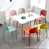 Silla de comedor de plástico nórdica, silla de plástico simple y moderna para el hogar, silla de reunión popular para el ocio, silla de ajedrez y mahjong, silla de comida rápida