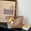 Outono 2026 Nova Bolsa Feminina Estilosa Versátil de Grande Capacidade Bolsa de Ombro Único Transversal Bolsa Pequena Casual para o Trabalho Venda por Atacado Bolsa Feminina