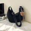Bolsa Retro Fosca de Grande Capacidade Feminina Chegada Nova Outono Suede Pelúcia Bolsa de Ombro Único para o Dia a Dia Transversal Bolsa Bolinho