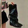 Versión de Cuero Suave~Estilo Retro Botas Negras de Punta Puntiaguda con Volantes Hasta la Rodilla para Mujer Otoño Invierno Botas de Caballero Plegadas Versátiles Botas Largas por Encima de la Rodilla