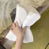 Venta al por mayor de fábrica Almohada de látex Hilton Almohada de látex de imitación de elefante Almohada de látex natural tailandés Núcleo de almohada de látex natural tailandés Tamaño grande Compra en grupo