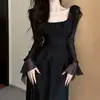 Vestido largo de color liso francés con manga larga, volantes y cuello cuadrado para mujer, estilo resort de lujo ligero para otoño, ajustado en la cintura, que se ciñe a la cadera.