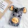 Funda de Teléfono de Peluche de Cerdo de la Suerte de Dibujos Animados de Invierno Peluda para Samsung S25/S26