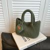 Bolsas de Tricô de Lã da Moda Outono e Inverno para Mulheres 2026 Novo Estilo Bolsas de Mão Estilosas Bolsas de Balde Simples